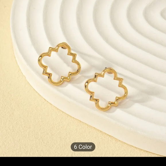 14K Gold Plated Lucky Clover Cuff Earrings Huggie Martinique